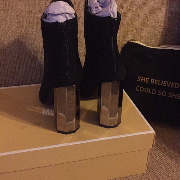 SOLD - Picture 3 of 4